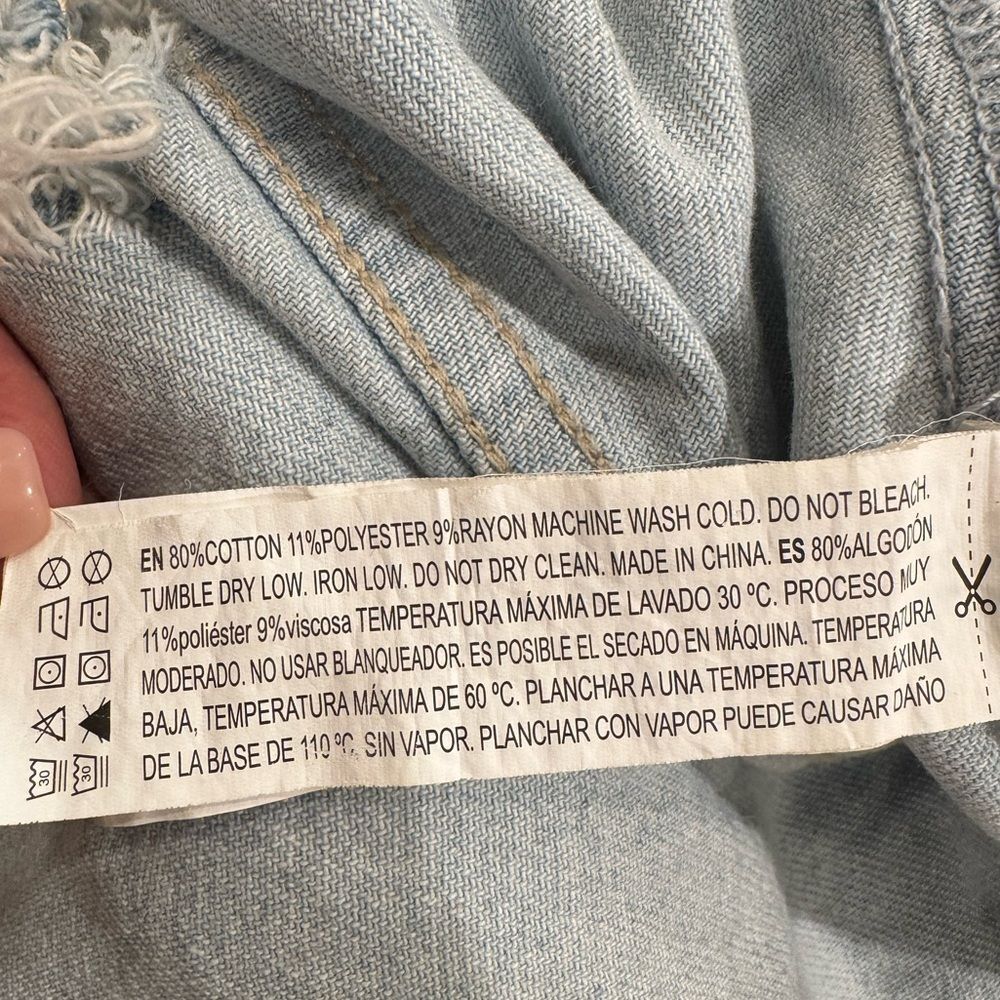 Forever 21 Distressed Light Wash Denim Jacket Small - Picture 8 of 8
